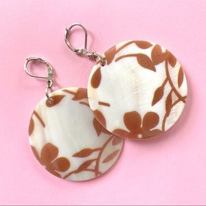 Round Shell Floral Earrings